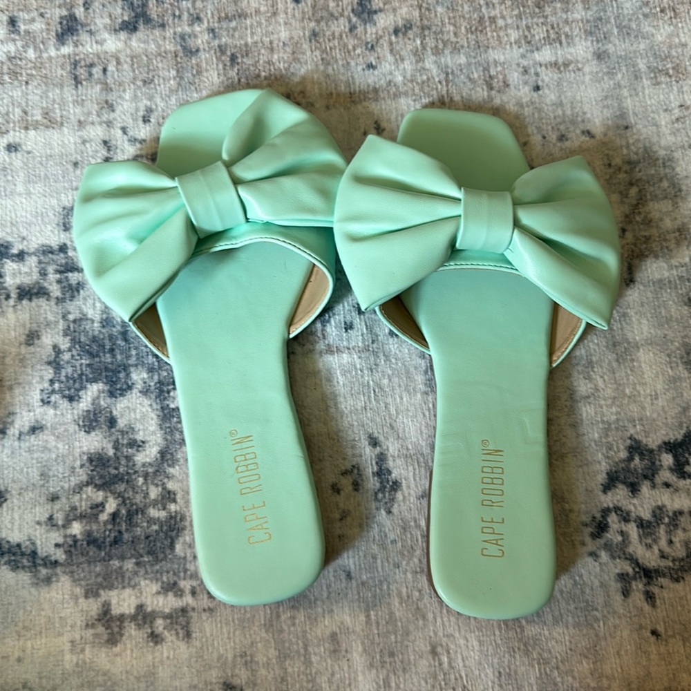 Size 7 flip flops